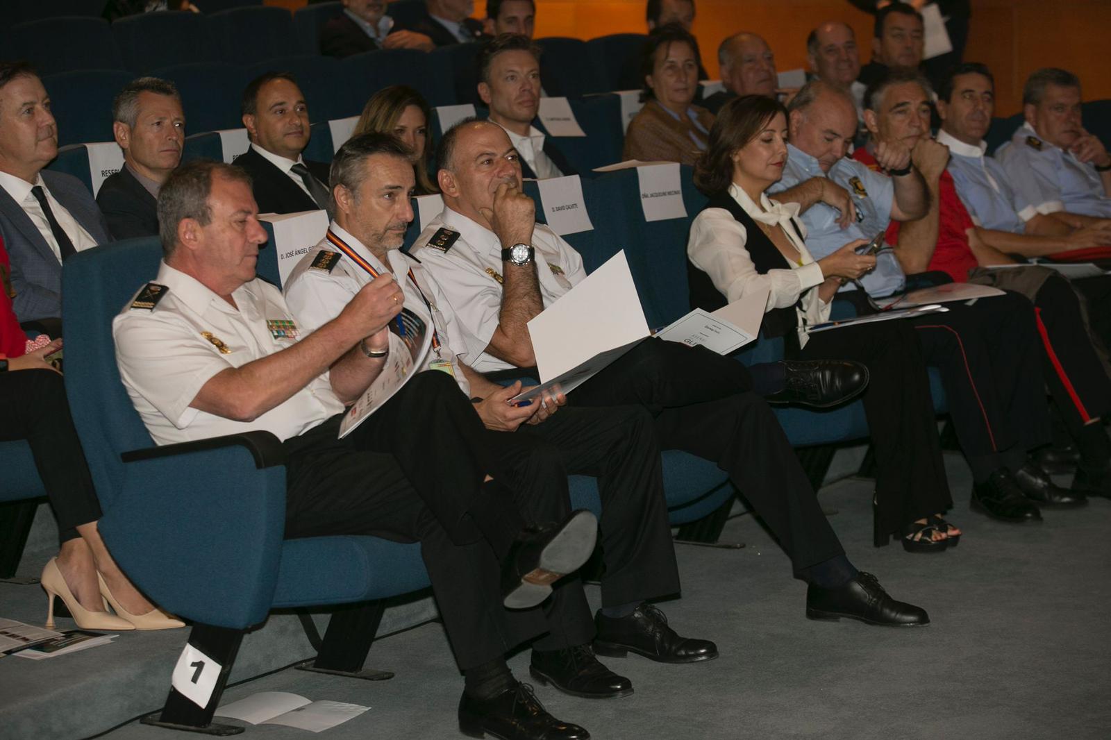 Participantes en la V Jornada de la Policía Nacional del sector del juego y del deporte